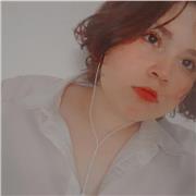 adapto mis clases a las necesidades de cada alumno, así nivelando su aprendizaje, ayudándolo a aprender mejor